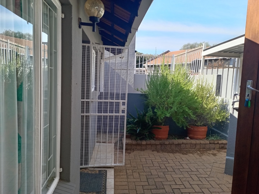 3 Bedroom Property for Sale in Langenhovenpark Free State